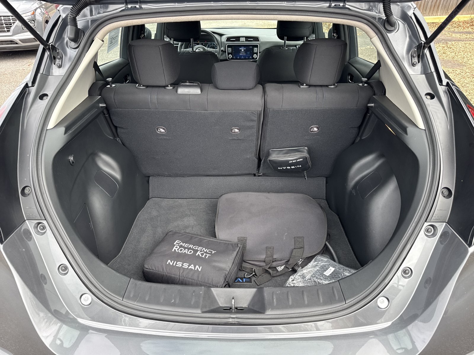 Used 2025 Nissan Leaf S FWD image 29