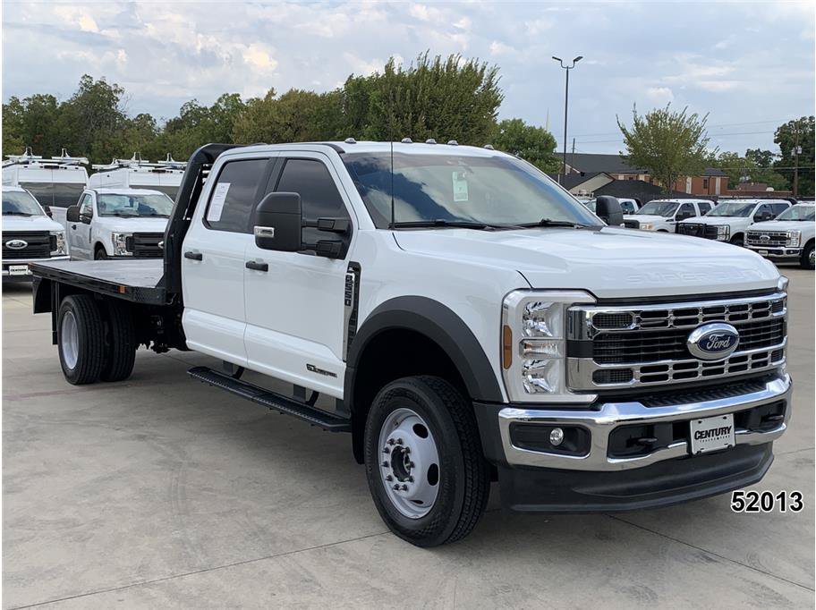 Used 2025 Ford F550 4x4 Crew Cab image 3