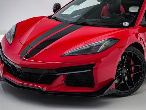 Used 2024 Chevrolet Corvette Z06 RWD image 4