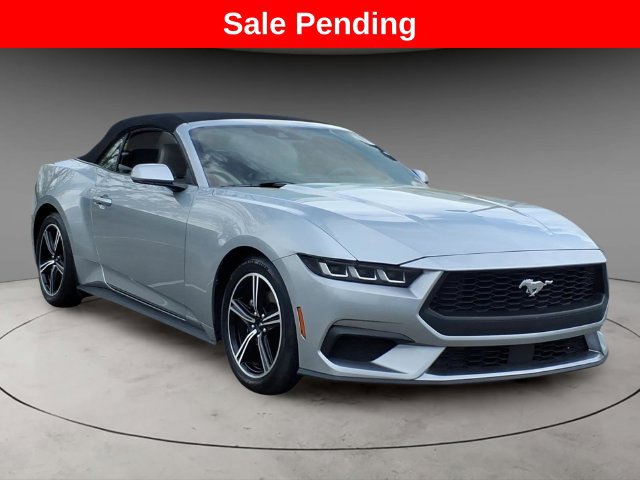 Used 2024 Ford Mustang Convertible RWD image 13