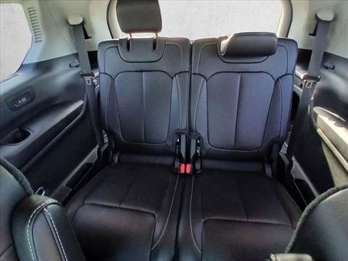 Used 2024 Jeep Grand Cherokee L Limited w/ Black Appearance Package AWD/4WD image 18