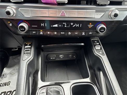 Used 2023 Kia Telluride SX AWD/4WD image 9