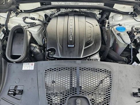 Used 2018 Porsche Macan Sport Edition image 24