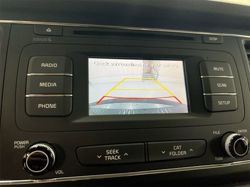 Used 2016 Kia Sedona LX image 14