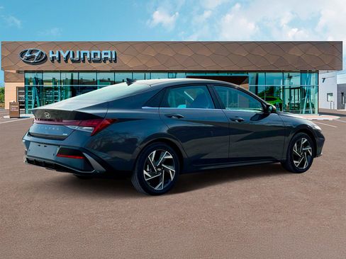 New 2024 Hyundai Elantra Limited image 8