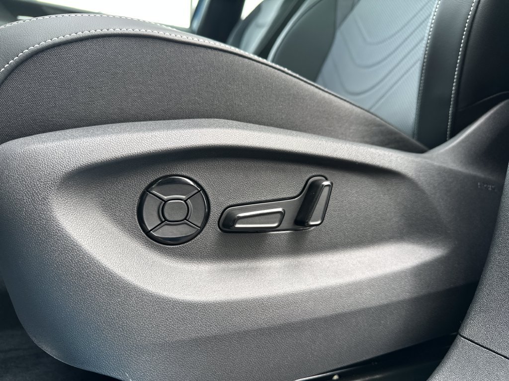 New 2026 Volkswagen Tiguan SE R-Line AWD/4WD image 9