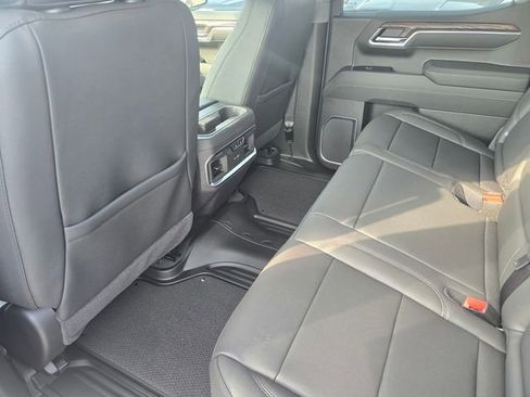 New 2026 GMC Sierra 1500 SLT image 10