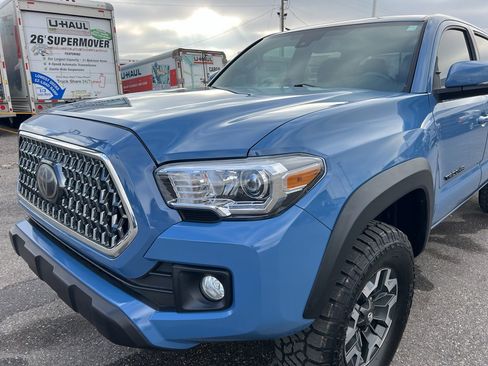 Used 2019 Toyota Tacoma TRD Off-Road image 9