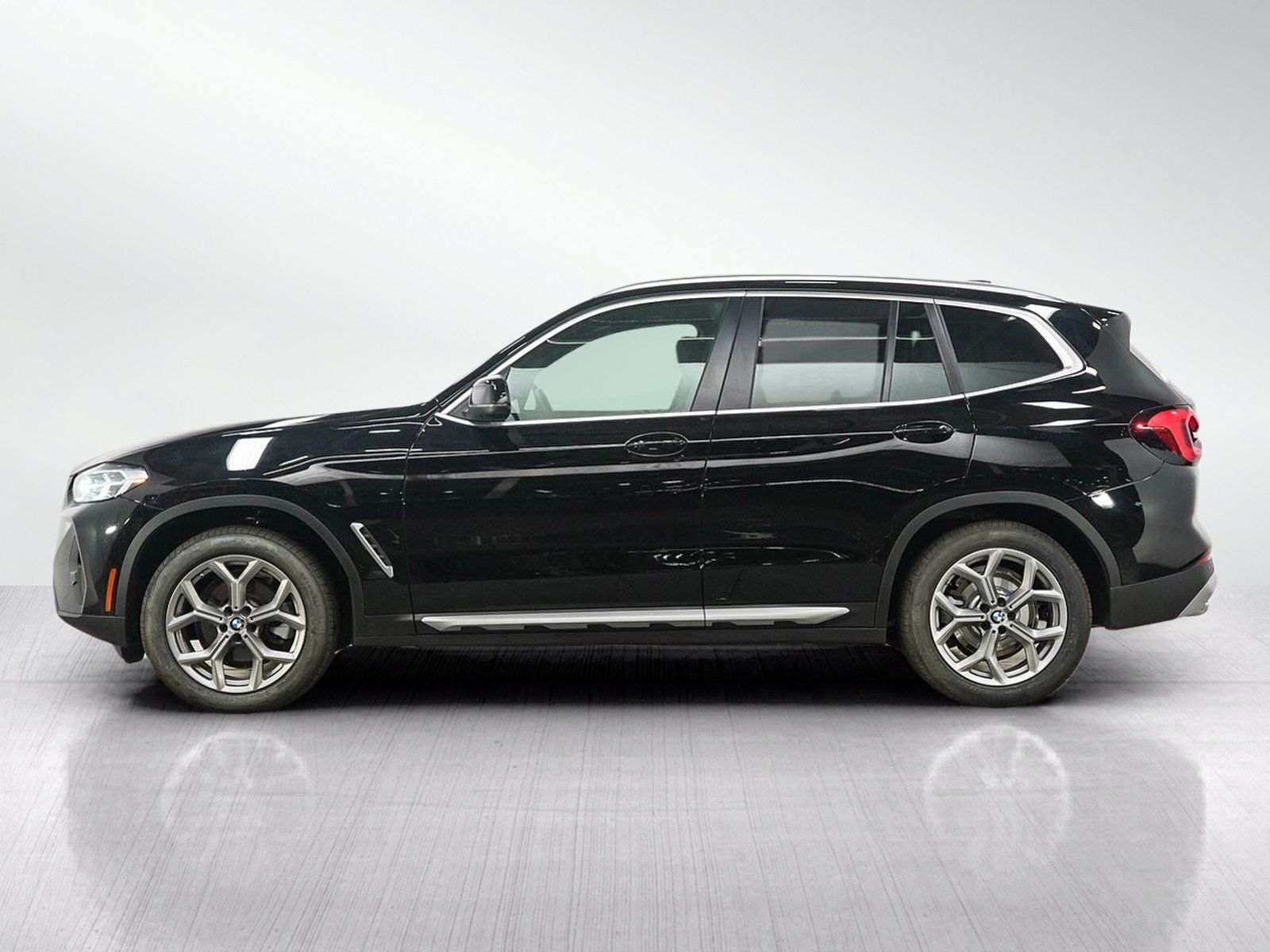 Used 2024 BMW X3 xDrive30i AWD/4WD image 2
