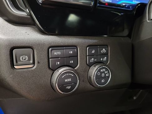 Used 2022 Chevrolet Silverado 1500 LT Trail Boss w/ LT Trail Boss Premium Package AWD/4WD image 30