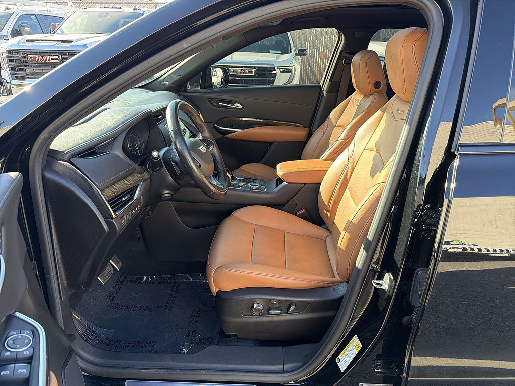 Used 2023 Cadillac XT4 Sport w/ LPO, Onyx Lite Package AWD/4WD image 19
