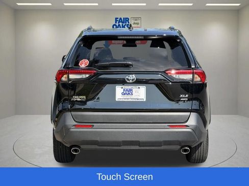 Used 2025 Toyota RAV4 XLE AWD/4WD image 9