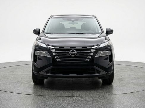 Used 2025 Nissan Rogue SV AWD/4WD image 2