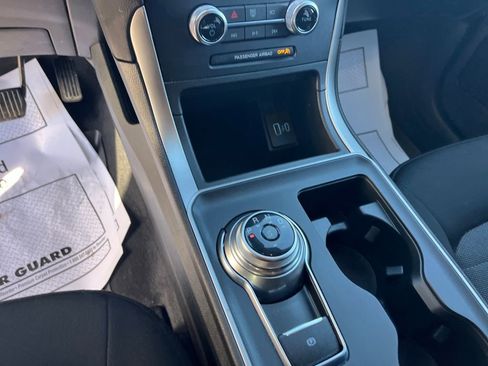 Used 2024 Ford Edge SE w/ Black Appearance Package image 15