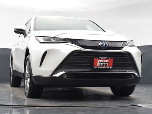 Used 2023 Toyota Venza Limited image 37