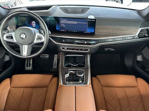 Used 2024 BMW X7 xDrive40i w/ M Sport Package image 12
