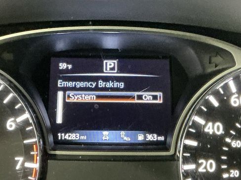 Used 2020 Nissan Pathfinder SV image 7