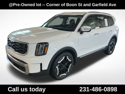 Used 2023 Kia Telluride S AWD/4WD image 1