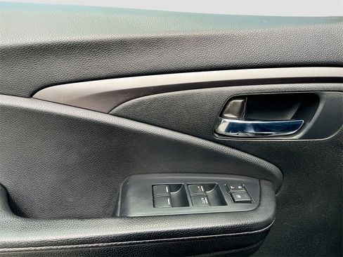 Used 2019 Honda Ridgeline Sport image 17