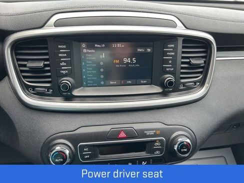Used 2019 Kia Sorento AWD V6 image 3