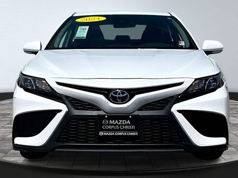 Used 2024 Toyota Camry SE FWD image 3