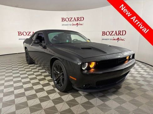 Used 2016 Dodge Challenger SXT w/ Blacktop Package RWD image 1