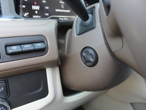 Used 2023 GMC Yukon XL Denali AWD/4WD image 31