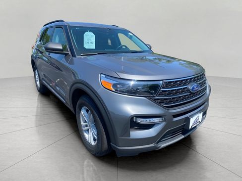 Certified 2024 Ford Explorer XLT w/ Equipment Group 202A AWD/4WD image 1