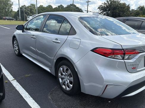 Used 2022 Toyota Corolla LE FWD image 4
