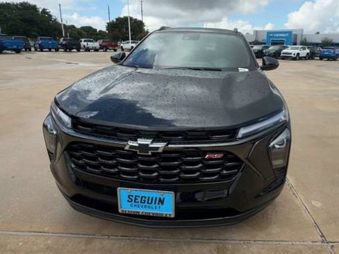 Used 2024 Chevrolet Trax RS w/ Sunroof Package FWD image 3