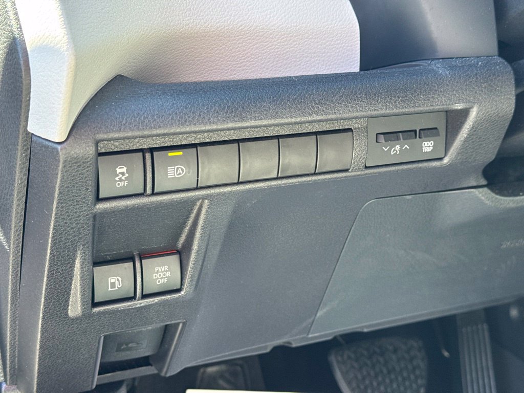 Certified 2026 Toyota Sienna XLE FWD image 49