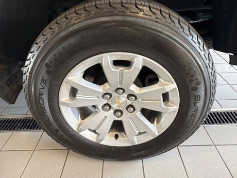 Used 2021 Chevrolet Colorado LT w/ Fleet Safety Package image 11