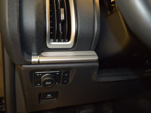 Used 2025 Ford Expedition Max Active AWD/4WD image 17