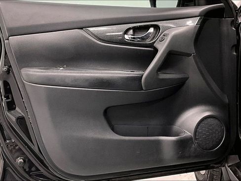 Used 2016 Nissan Rogue SL w/ SL Premium Package FWD image 21