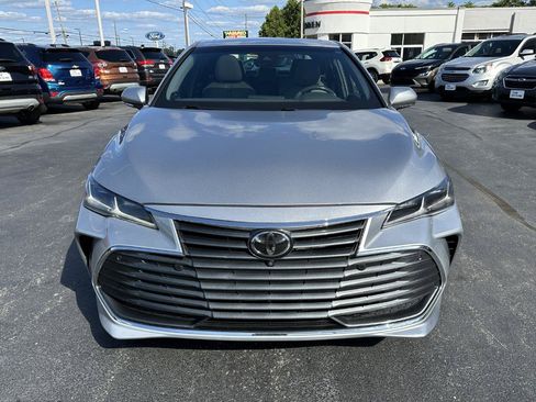 Used 2019 Toyota Avalon Limited w/ Advanced Safety Package FWD image 5