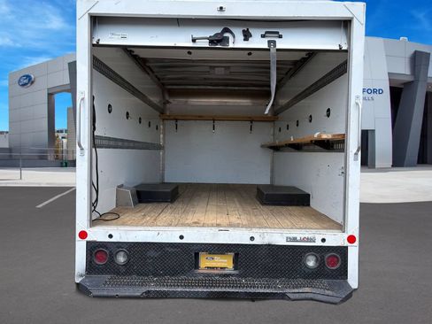 Used 2023 Ford E-450 and Econoline 450 Super Duty w/ Driver's Safety Package RWD image 27