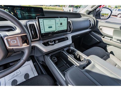 New 2025 Ford Expedition Active AWD/4WD image 14