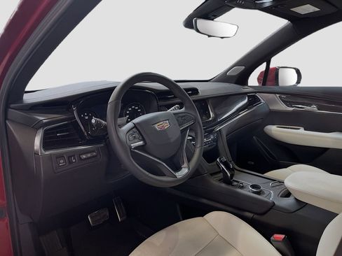 Used 2025 Cadillac XT6 Sport w/ Technology Package AWD/4WD image 9