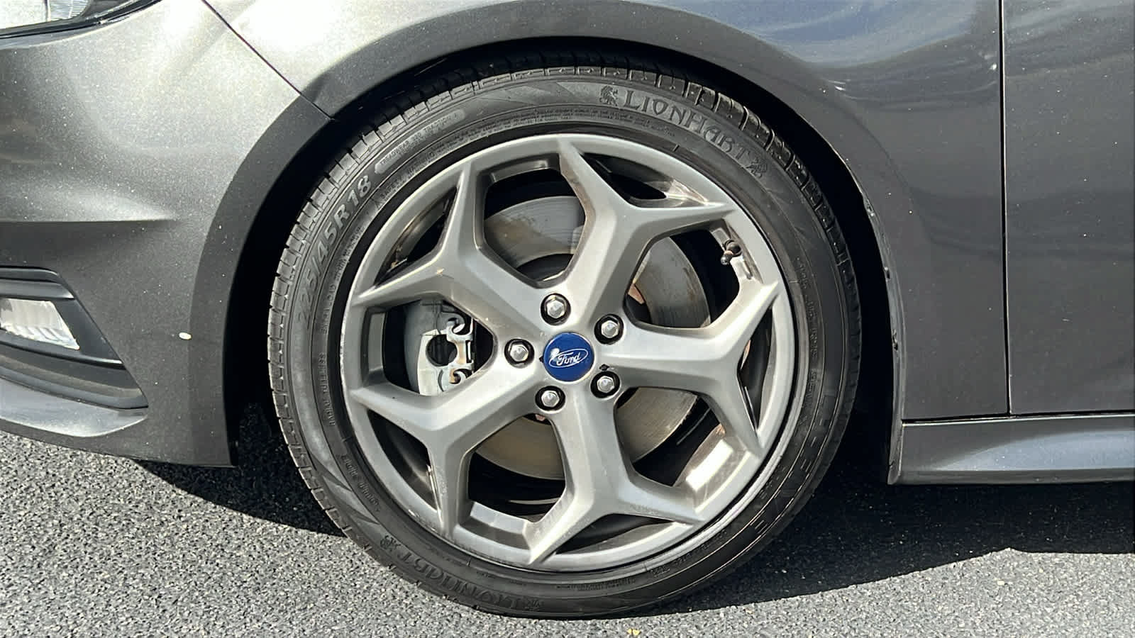 Used 2017 Ford Focus ST FWD image 9
