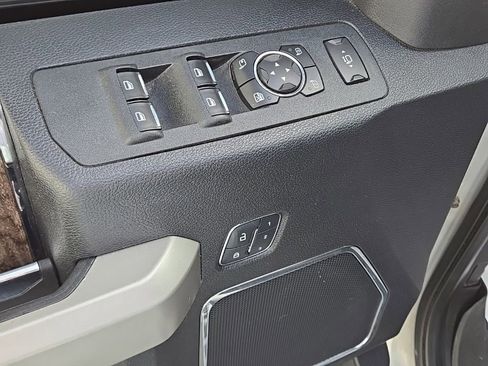 Used 2017 Ford F350 Lariat w/ Lariat Ultimate Package image 17