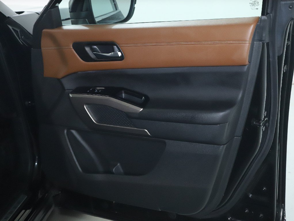 Certified 2023 Nissan Pathfinder Platinum AWD/4WD image 38