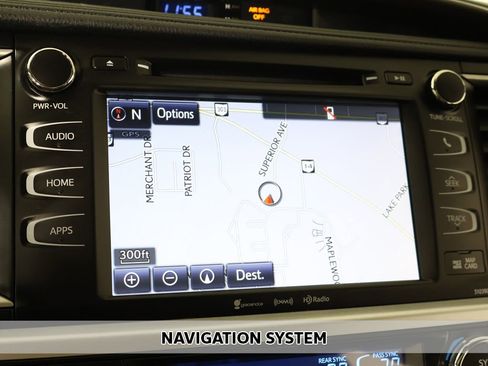 Used 2019 Toyota Highlander XLE AWD/4WD image 3
