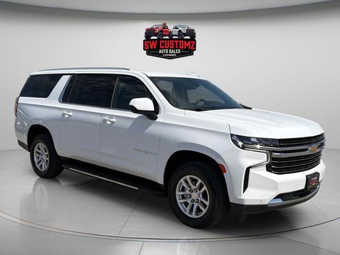 Used 2024 Chevrolet Suburban LT RWD image 1