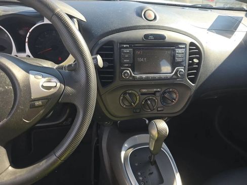 Used 2015 Nissan Juke S image 17