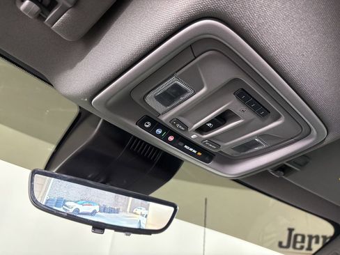 Used 2025 Chevrolet Silverado 3500 LTZ w/ LTZ Premium Package image 19