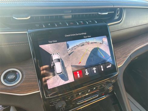 Used 2022 Jeep Grand Cherokee L Summit w/ Luxury Tech Group V image 26