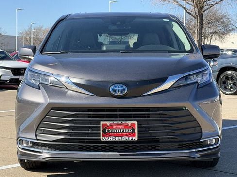 Certified 2023 Toyota Sienna XLE w/ XLE Plus Package image 8