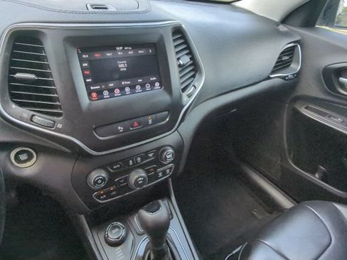 Certified 2021 Jeep Cherokee Latitude Plus AWD/4WD image 16
