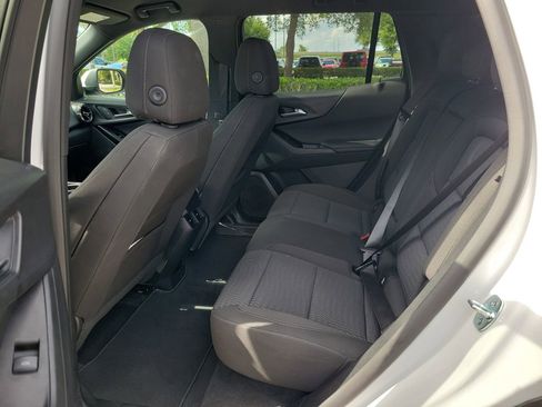 Used 2026 Chevrolet Equinox LT FWD image 9