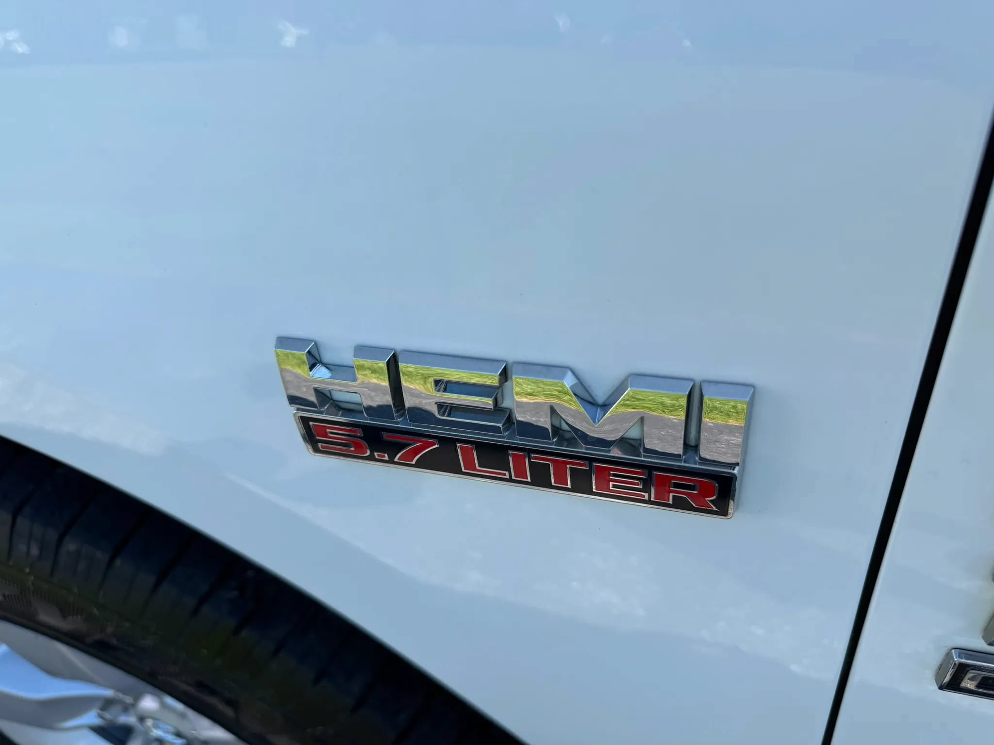 Used 2022 RAM 1500 Classic SLT AWD/4WD image 36